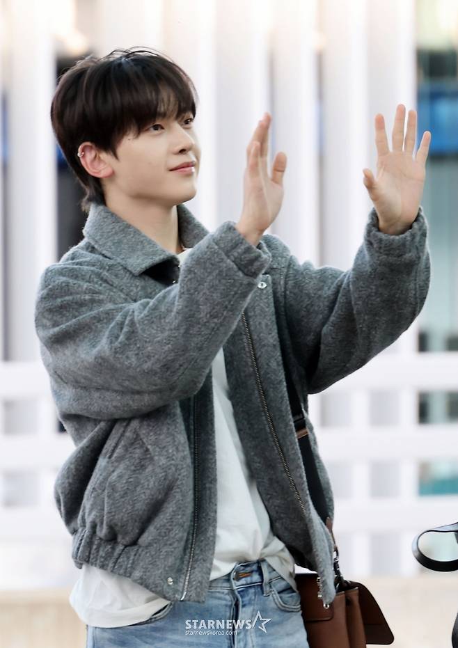 제로베이스원 석매튜 '제로즈 안녕~'[★포토]