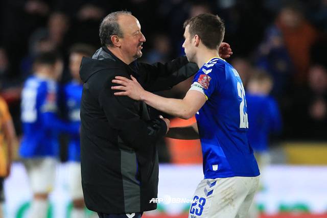 라파엘 베니테스 감독(왼쪽). /AFPBBNews=뉴스1