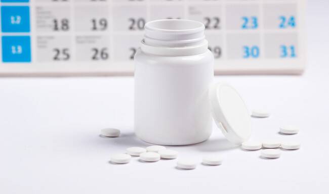 세월이라는 약을 복용하면서 시간 속을 달리다 보면 애끓는 비애가 있었다는 기억은 가슴에 묻고 갈지라도 괴로움은 잦아들 것이다. 게티이미지뱅크