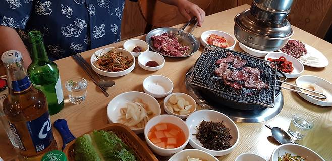 Marinated galbi grilled over open charcoal flames served at Yeongyang Sutbul Galbi (Yeongyang Sutbul Galbi)