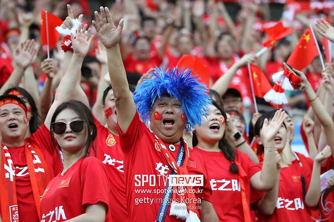 ▲ 월드컵은 내년부터 큰 변화가 있다. 1998년 프랑스 월드컵에서 32개국 체제로 확대된 이후, 2026년 북중미 월드컵에서 48개국이 본선에 오른다. FIFA는 여기서 한 발 더 나아가 2030년 대회를 ‘역대급 확장판’으로 치르려는 계획을 세우고 있다.