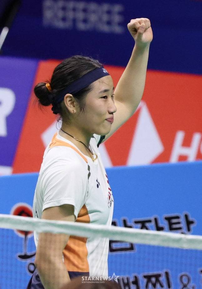 지난달 27일 코리아오픈에서 승리를 거두고 기뻐하는 안세영. /사진=김진경 대기자