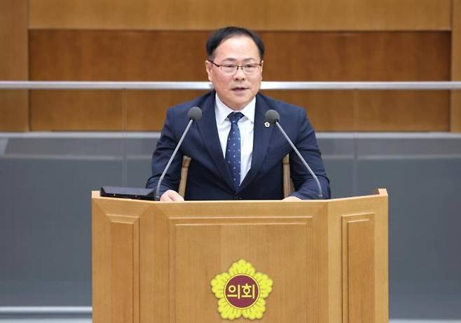 ▲ 박재용 의원이 본회의장 단상에서 5분 발언을 하는 모습. /사진제공=경기도의회