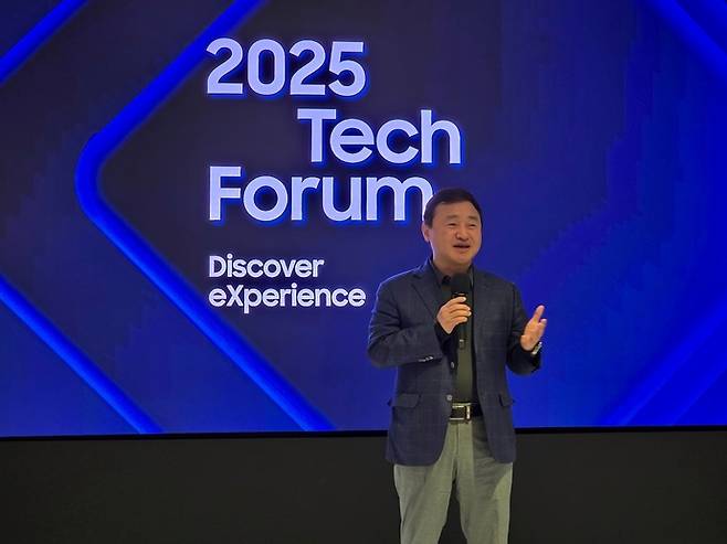 17일(현지시간) 미국 실리콘밸리에서 열린 '2025 테크 포럼'에서 삼성전자 DX부문장 직무대행 노태문 사장이 환영사를 하고 있다. 사진=삼성전자