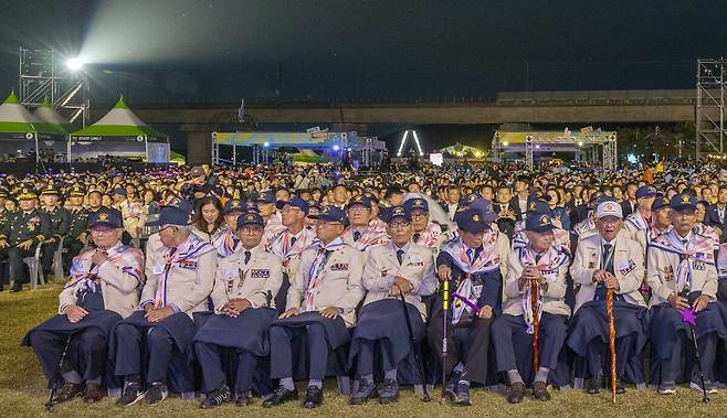 6.25 참전용사 분들이 축제를 관람하고 있다. /칠곡군 제공