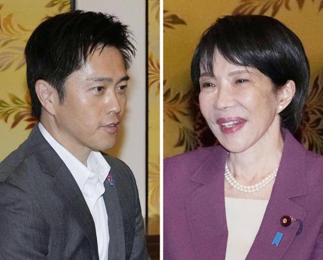 다카이치 사나에(오른쪽 사진) 일본 집권 자민당 총재와 요시무라 히로후미 일본유신회 대표가 15일 도쿄 국회에서 회동해 이야기를 나누고 있다. 도쿄=교도 연합뉴스