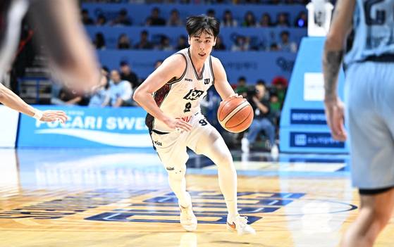 13점 8리바운드로 팀 승리를 이끈 KCC의 송교창. 사진 KBL