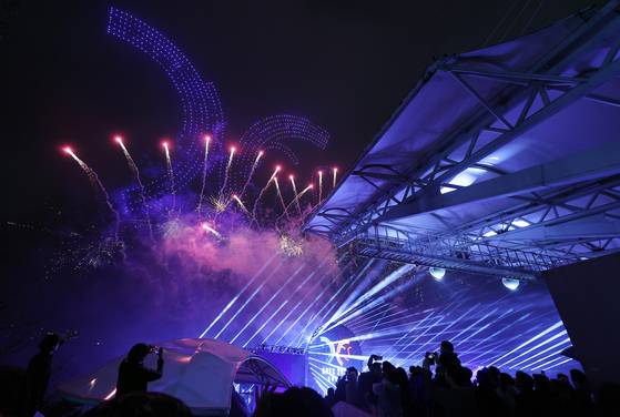 A multimedia art show is on display on Oct. 18 to celebrate the upcoming APEC Economic Leaders' Meeting in Gyeongju, North Gyeongsang. [YONHAP]