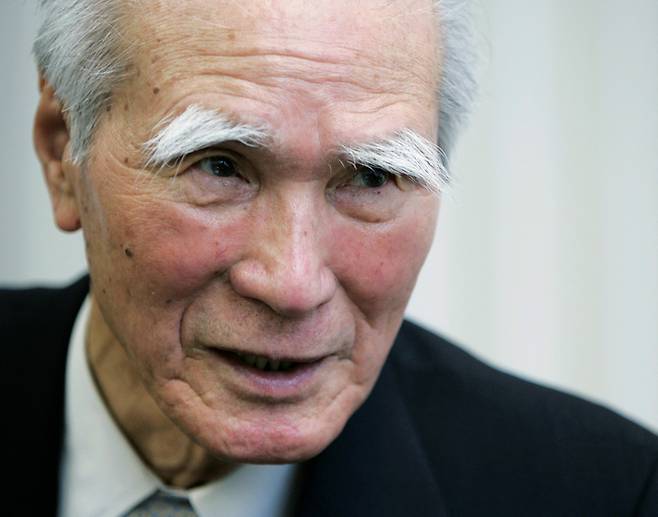 무라야마 전 총리가 2007년 로이터와 인터뷰하는 모습 로이터연합뉴스