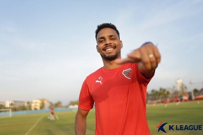 주닝요는 2025시즌을 앞두고 포항 스틸러스 유니폼을 입었다. 사진=한국프로축구연맹
