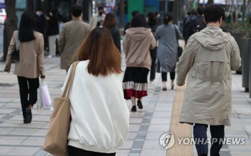 두꺼운 옷 챙기세요 [연합뉴스 제공]