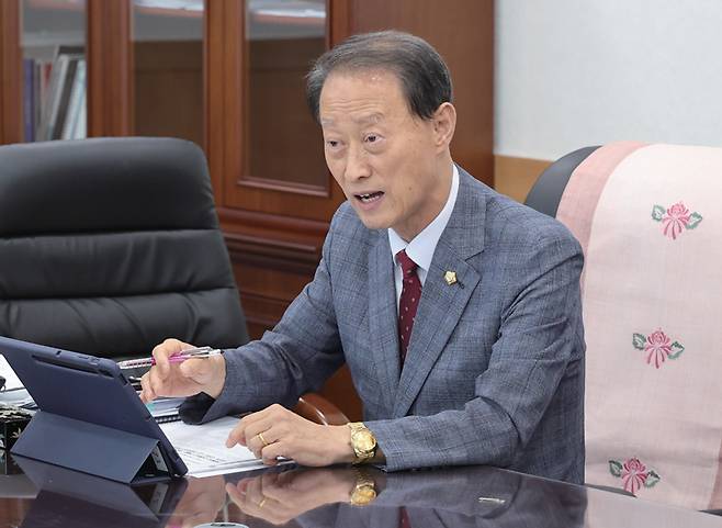 손태화 창원특례시의회 의장은 시자저널 인터뷰에서 창원시장 권한대행 체제 속에 긴급한 현안이 많다며 의회가 중심을 잡겠다고 말했다. ⓒ창원특례시의회 제공