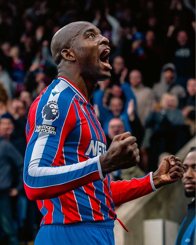 크리스털 팰리스 공격수 장필리프 마테타가 19일(한국시간) 셀허스트파크에서 끝난 본머스전에서 골을 터트린 뒤 포효하고 있다. 사진출처|크리스털 팰리스 페이스북