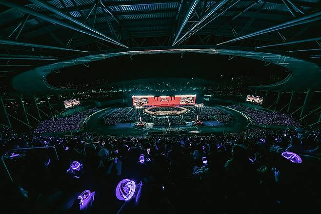 스트레이 키즈가 인천 아시아드 주경기장에서 1년간 34개 도시를 돌며 진행한 월드투어 ‘도미네이트’의 피날레를 화려하게 장식했다.&nbsp;사진제공 | JYP 엔터테인먼트