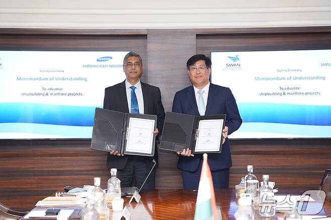 삼성중공업과 인도 스완 조선소의 MOU 기념 사진 촬영 현장(삼성중공업 제공)