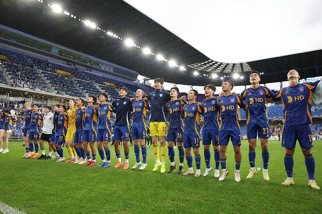 울산문수축구경기장/ K리그1/ 울산HDFC vs 광주FC/ 울산 단체/ 승리 세레머니/ 사진 김정수