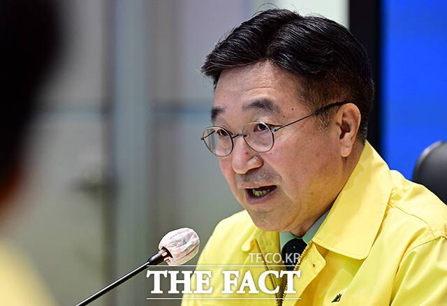 윤호중 행정안전부 장관이 20일 오전 서울 종로구 정부서울청사에서 국정자원 행정정보시스템 화재 관련 중대본 회의를 주재하고 있다. /임영무 기자