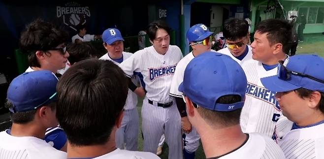 ‘최강야구’ 주장 김태균, 부진의 늪에서 깨어난 4번 타자, "김태균이 얼마나 무서운지 보여주겠다"