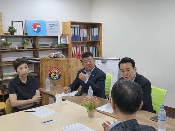 지난 18일 재캄보디아한인회가 프놈펜의 한 빌딩에서 캄보디아 감금·폭행 사태 관련 간담회를 열었다. 이영근 기자