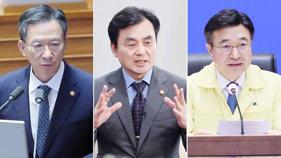 왼쪽부터 정성호 법무부 장관, 안규백 국방부 장관, 윤호중 행정안전부 장관(의전 서열 순). 세 사람은 최근 더불어민주당 강성 지지층의 공격 타깃이다.