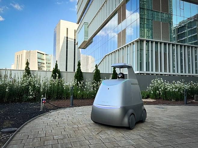 사진 : 차세대 지능형 순찰로봇