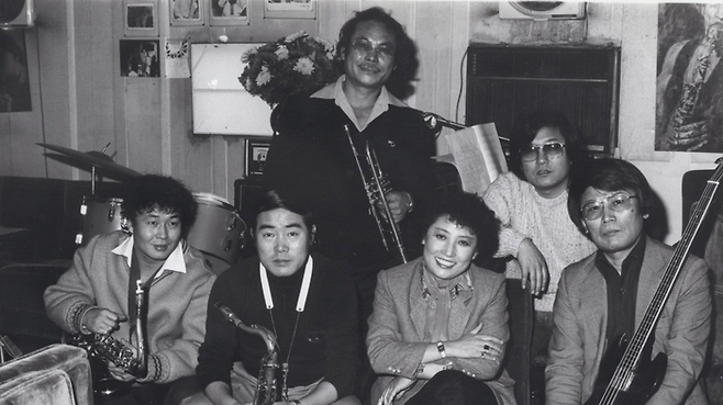 야누스에서 활동한 1세대 재즈뮤지션들. 왼쪽부터 신동진·김수열·강대관·박성연·신관웅·이판근.  디스테이션 제공