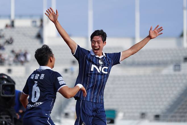 중요한 경기에서 1골 1도움을 기록한 정재민. 서울 이랜드 FC 제공