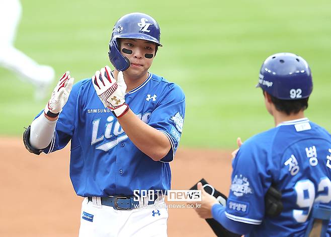 ▲ 김영웅은 플레이오프 들어 맹타를 터뜨리며 가을을 버텨낼 수 있는 심장을 증명 중이다 ⓒ곽혜미 기자