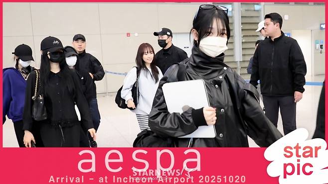 에스파 '오늘은 다같이 블랙!' [★영상]