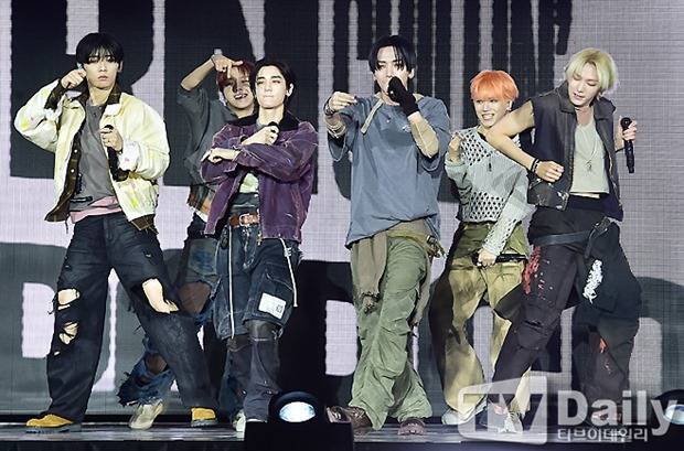 보이넥스트도어