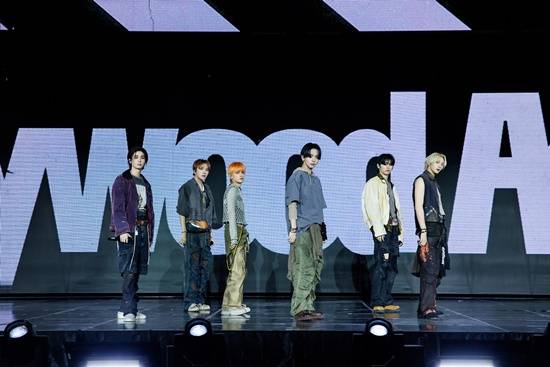 보이넥스트도어