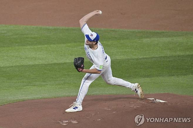 토론토 선발 트레이 예새비지의 역투 [EPA=연합뉴스]