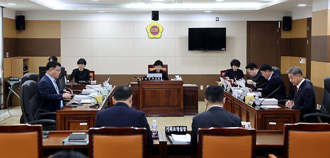 21일 열린 제304회 인천광역시의회 임시회&nbsp;행정안전위원회. 사진=인천시의회
