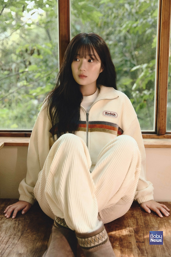 코닥어패럴, 배우 김혜윤과 함께한 '경량 아우터' 화보 공개. ⓒ코닥어패럴