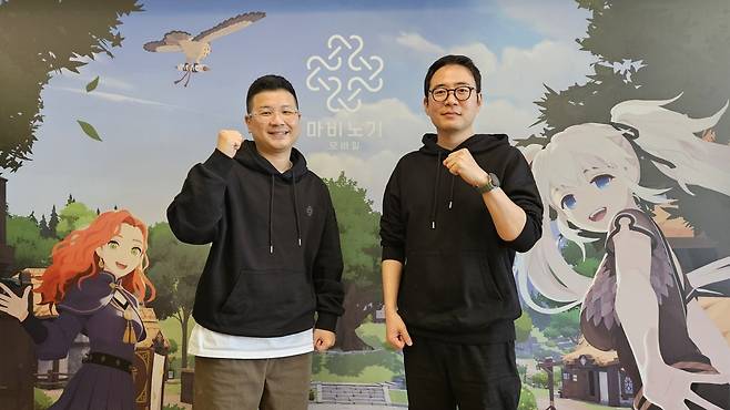 - 마지막으로 평범한 사진과 함께...