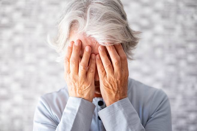 비타민K를 강화한 새로운 비타민 화합물이 알츠하이머병으로 인한 뇌 손상을 회복시키는 데 도움이 되는 것으로 나타났다. 사진=게티이미지뱅크