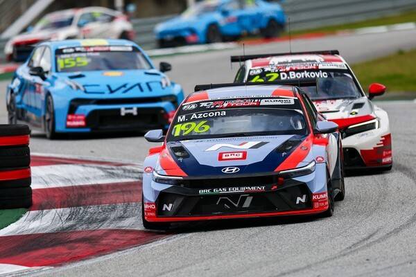 21일 금호타이어가 독점 공급하고 타이틀 스폰서로 활동하고 있는 세계 정상급 투어링카 대회 '금호 FIA TCR 월드 투어(KUMHO FIA TCR World Tour)'가 지난 10월 17일부터 19일까지 강원도 인제군 인제 스피디움에서 성황리에 마쳤다고 밝혔다.(금호타이어 장착한