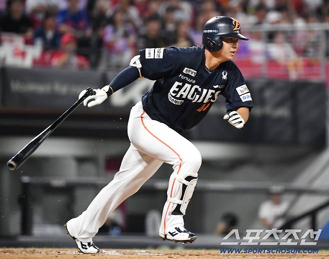 18일 광주 기아챔피언스필드에서 열린 한화-KIA전. 8회초 무사 1, 2루 최인호가 1타점 적시타를 치고 있다. 광주=정재근 기자 cjg@sportschosun.com/2025.9.18/