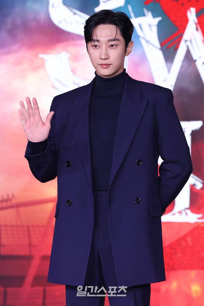 배우 진영이 30일 오전 서울 성동구 에스팩토리에서 열린 넷플릭스 영화 '스위트홈2' 제작보고회에서 포즈를 취하고 있다. 서병수 기자 qudtn@edaily.co.kr /2023.11.30/