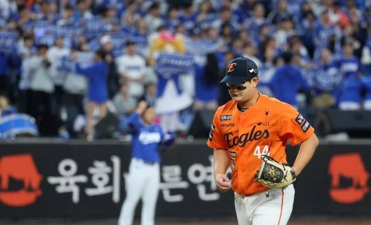 마운드 내려오는 김서현. 사진[연합뉴스]