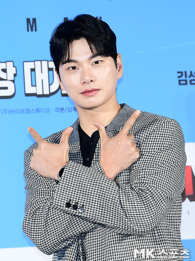 배우 이이경이 수위가 높은 ‘사생활 루머’에 휘말린 가운데, 그가 출연 중인 ‘나는 솔로’는 정상 방송된다. / 사진 = 김영구 기자