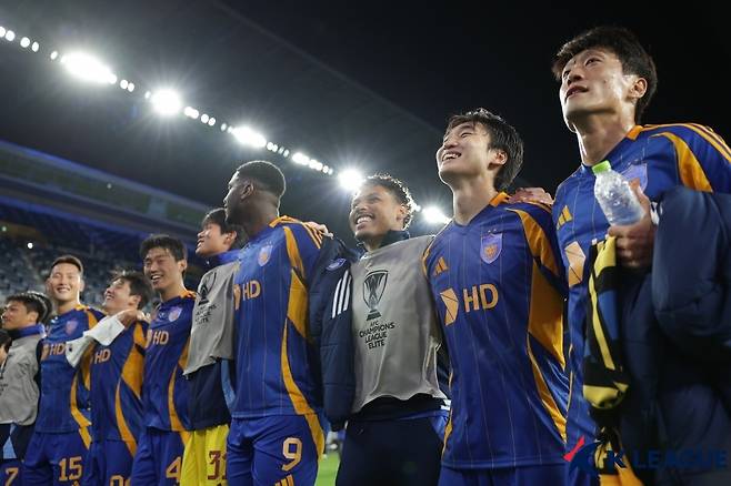 산프레체전 승리에 기뻐하는 울산 선수단 | 프로축구연맹 제공