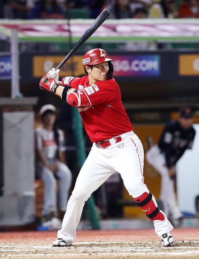 최정이 타격을 준비하고 있다. /사진=SSG 랜더스 제공