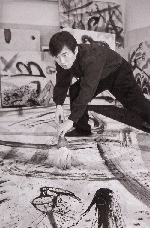 1980년대 어느 날 작업실에서 작업 중인 김병종. /김병종 제공