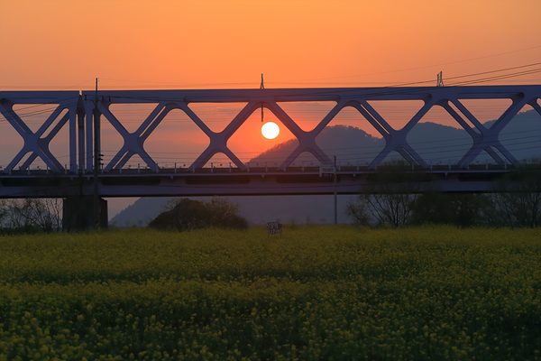 낙동강 철교 노을. /김해시 제공