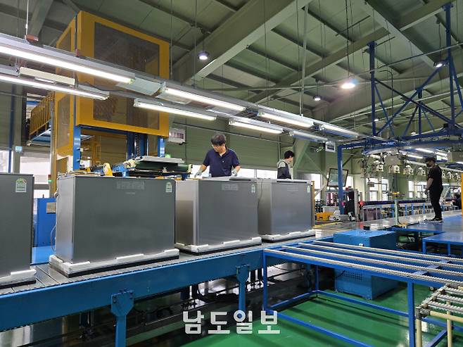 광주 광산구 소촌동 위니아 딤채 OEM(주문자상표부착생산) 공장이 지난 3월 중단 이후 7개월 만의 재가동에 들어갔다. /정희윤 기자 star@namdonews.com