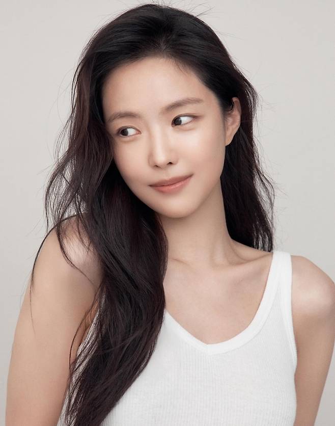 사진 | 손나은 SNS