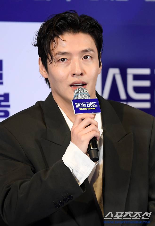 영화 '퍼스트 라이드' 언론배급시사회가 22일 서울 용산구 한강로동 CGV용산아이파크몰에서 열렸다. 배우 강하늘이 인터뷰를 하고 있다. 용산=박재만 기자 pjm@sportschosun.com/2025.10.22/