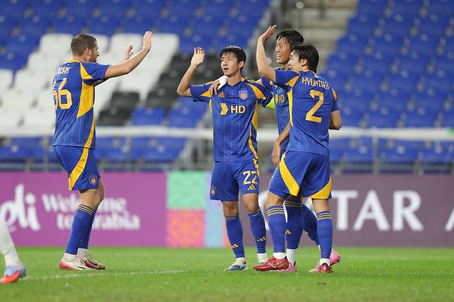 울산문수축구경기장/ 2025-2026 AFC 챔피언스리그 엘리트/ ACLE/ 리그스테이지 3차전/ 울산HDFC vs 산프레체히로시마/ 울산 김민혁 득점/ 골 세레머니/ 사진 김정수