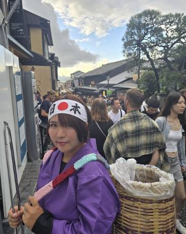 '쓰레기 줍는 사무라이'를 자청한 일본 여성 인플루언서. 커뮤니티 캡처